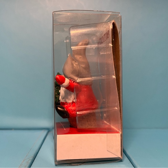 ⭐️ Giftcraft Inc. - Christmas Gnome Bottle Stopper - Picture 2 of 5